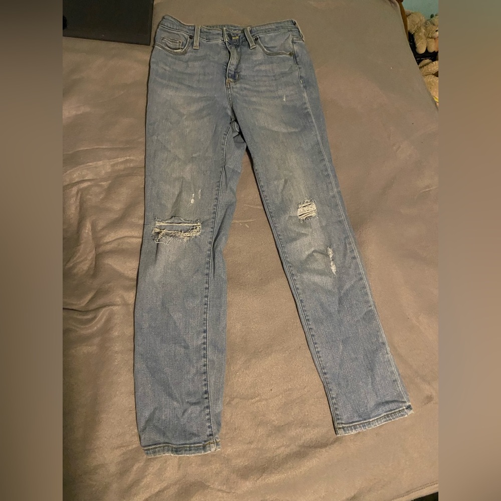 LIGHT BLUE MOM JEANS